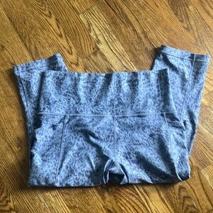 Athleta Salutation Stash Pocket II Print Capri Size MP